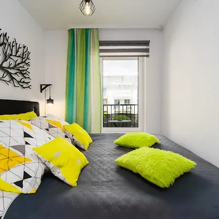 Color Apartament Kolorowy Lägenhet *